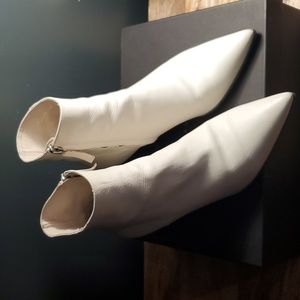 Rare Freda Salvador Rowan boots. Rare style and color.